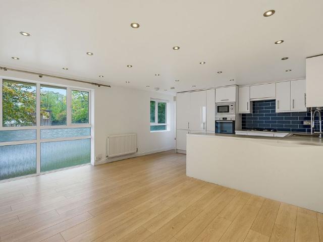 Apartment for rent in London Borough of Croydon, Greater London