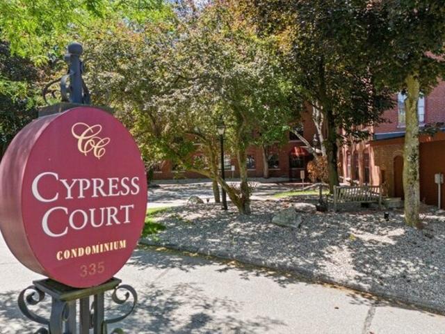 Condo for sale in Manchester