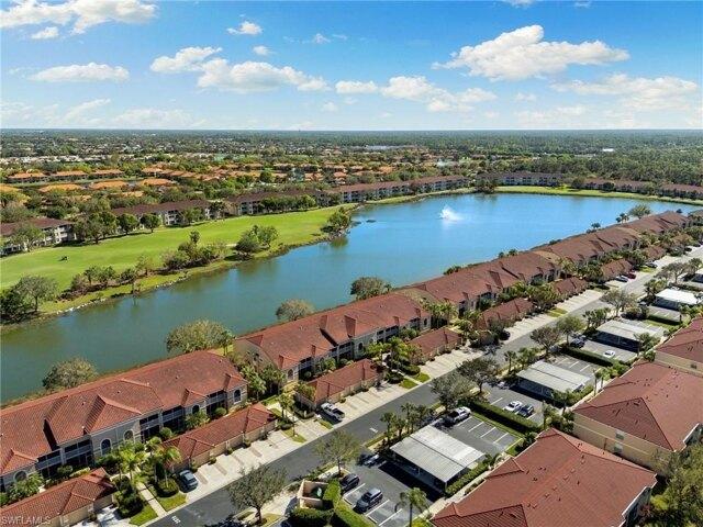 Condo for sale in Naples