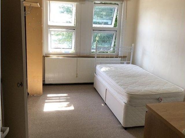 Room for rent in Church End, Greater London