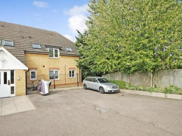 House for sale in Steeple View, Essex
