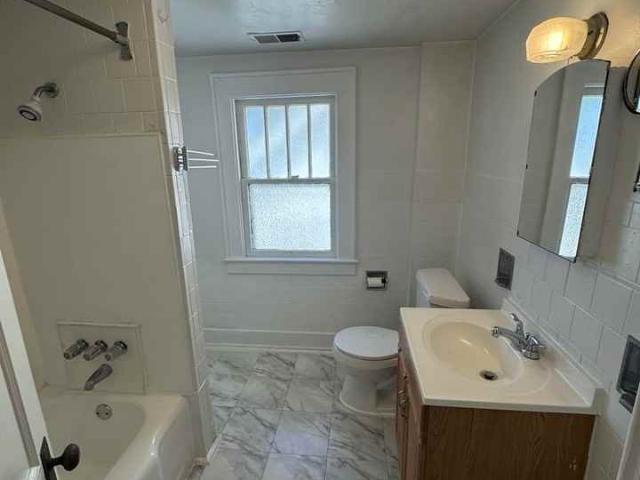 Apartment for rent in Royal Oak, Michigan