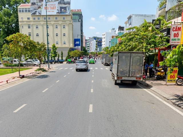 Nhà mặt phố bán