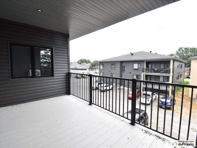 Apartment for rent in Sainte-Marthe-sur-le-Lac, Laurentides