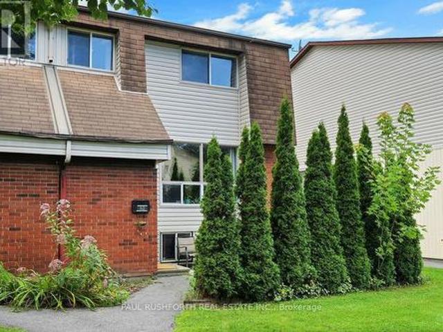 Townhouse for sale in College, Ottawa