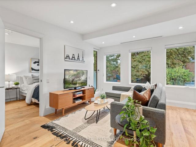 Condo for sale in Woburn, Ontario