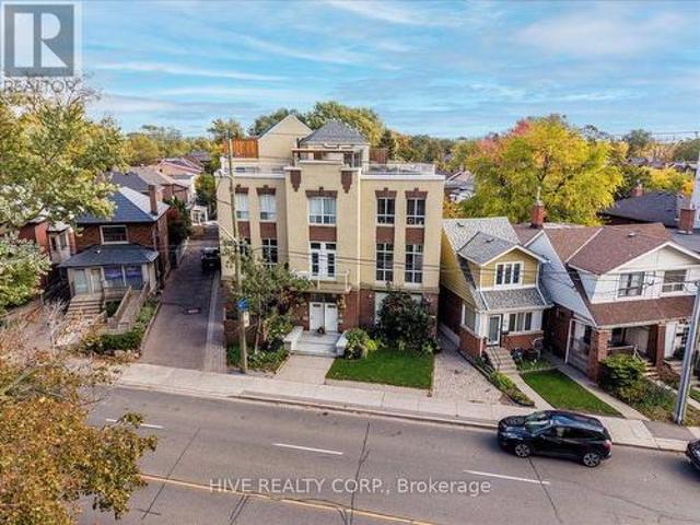 Townhouse for sale in Woburn, Ontario