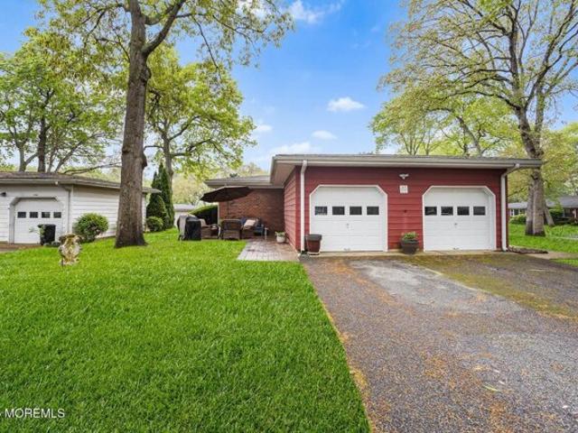Condo for sale in Brick