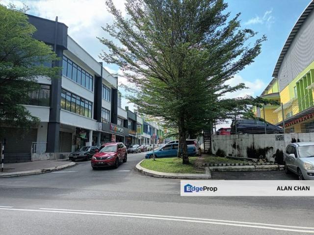 Shop for rent in Kajang, Langat