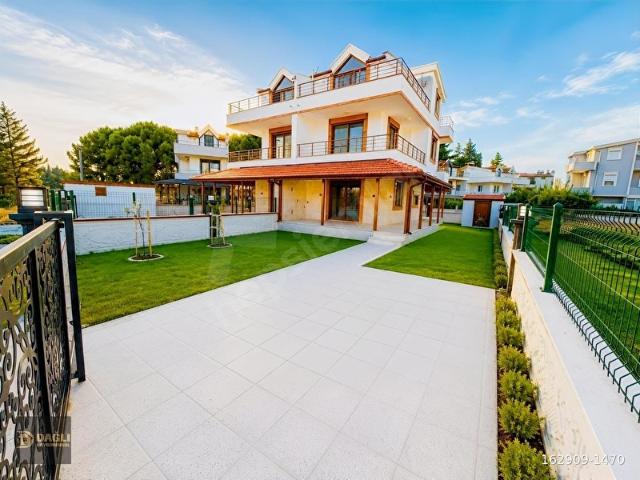 Ayvalik, Balikesir içerisinde satılık Villa
