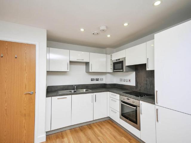 Apartment for rent in London Borough of Lewisham, Ladywell