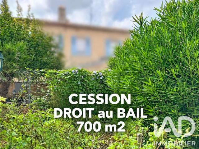 Local Commercial vente à Saint-Laurent-des-Arbres, Gard