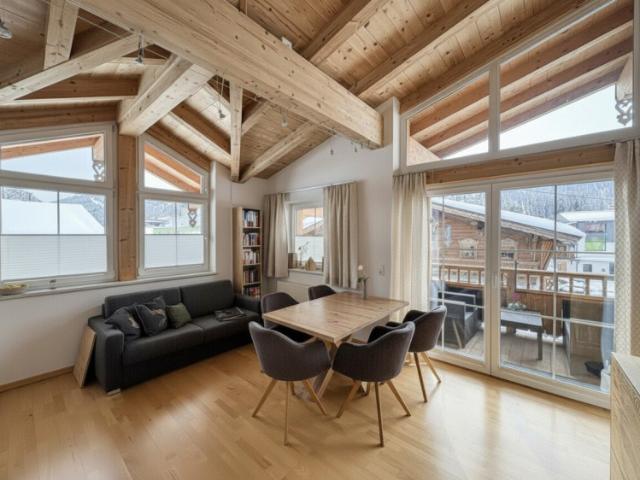 Dachgeschosswohnung kaufen in Friedenau, Fieberbrunn