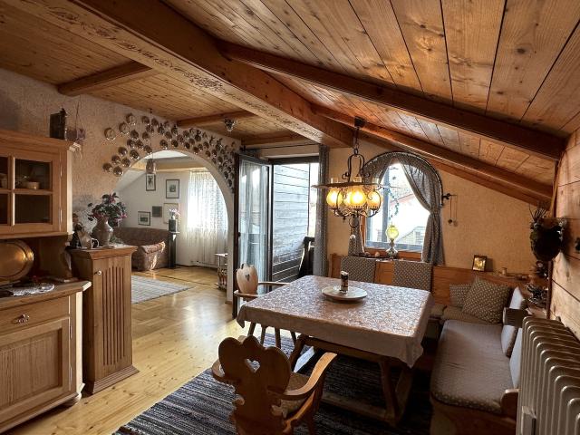 Dachgeschosswohnung kaufen in Neubeuern, Bayern