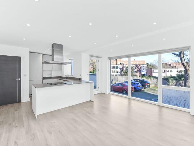 Apartment for rent in London Borough of Lewisham, Forest Hill