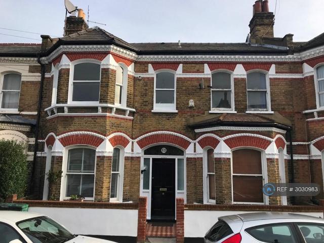 Apartment for rent in Furzedown, Greater London