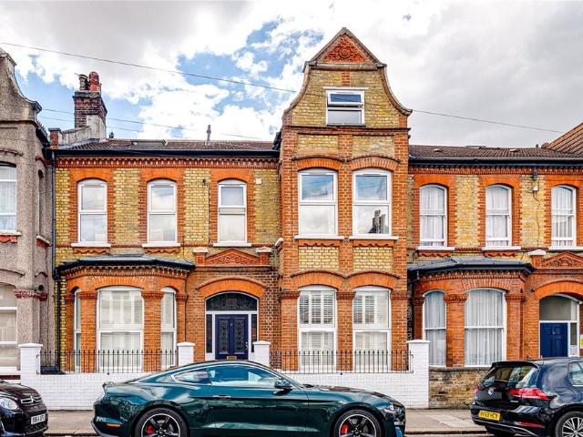 House for rent in Furzedown, Greater London