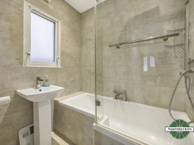 Studio for rent in London Borough of Barking and Dagenham, Greater London