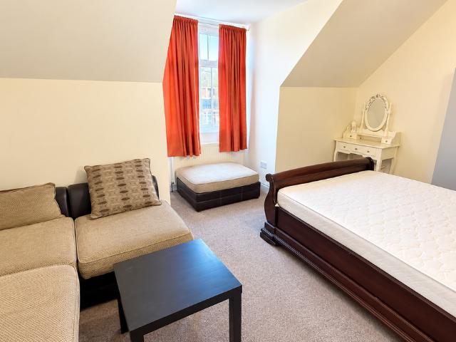 House for rent in London Borough of Barking and Dagenham, Greater London