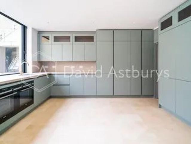 House for rent in Angel, Greater London