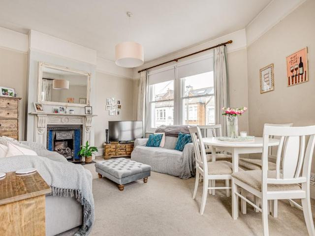 Apartment for rent in Balham, Greater London