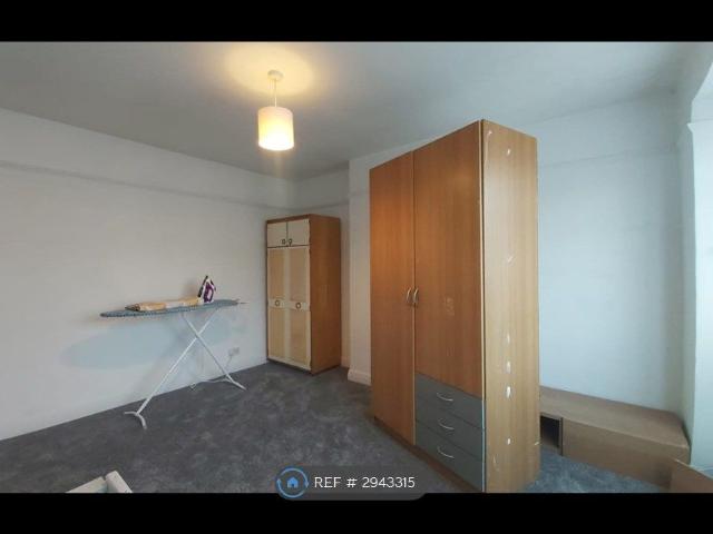 Room for rent in London Borough of Merton, Greater London