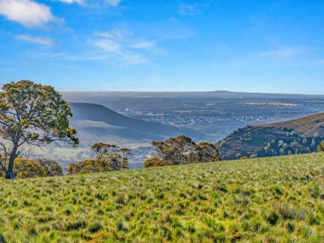 Cottage for sale in Ingliston, Victoria