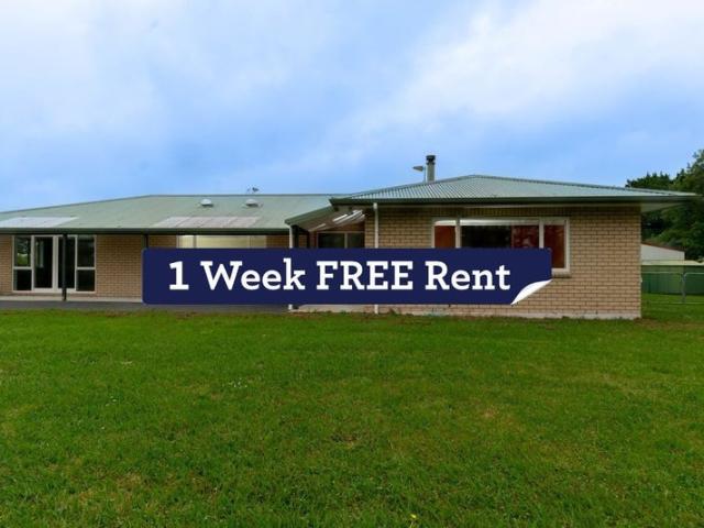 House for rent in Dairy Flat, Rodney