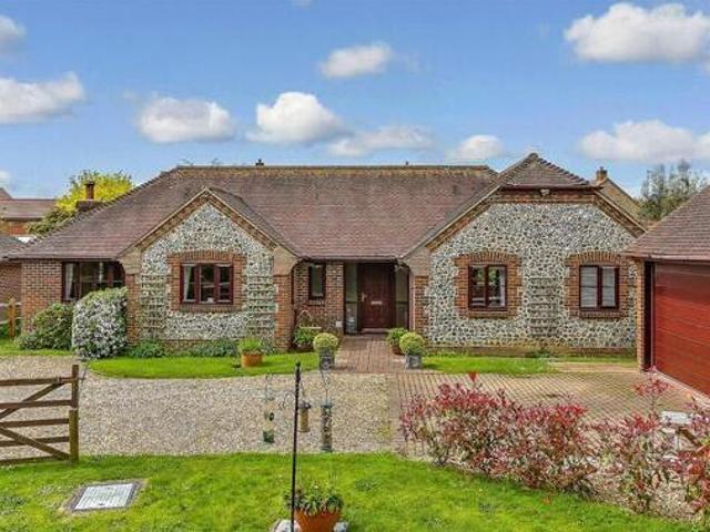 House for sale in Littlecote, West Sussex
