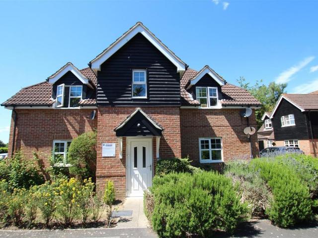 Apartment for rent in Horton Heath, Helford