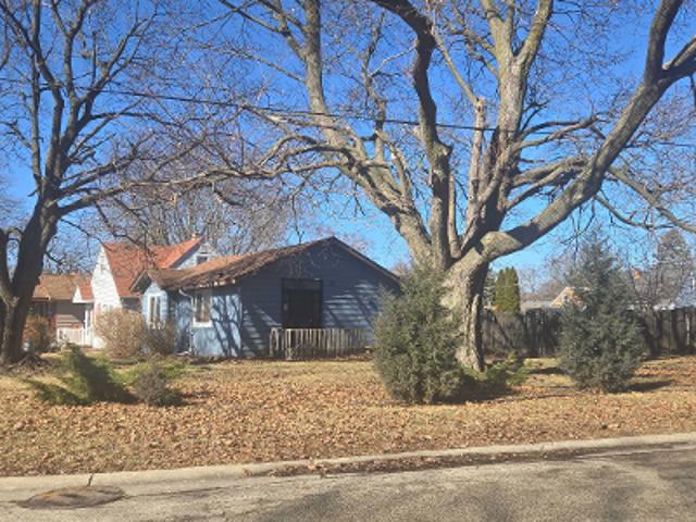 House for sale in Rollins, Round Lake Beach