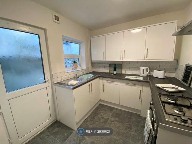 House for rent in Calderstones