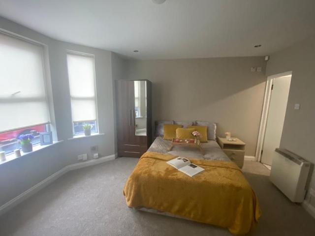 Studio for rent in Spring Park, Luton