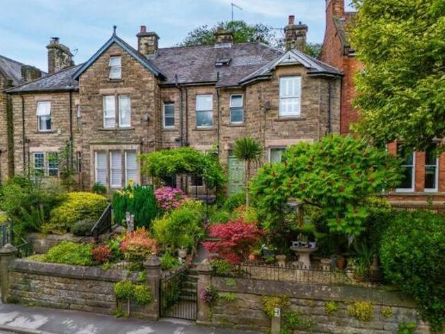 House for sale in Froggatt, East Midlands