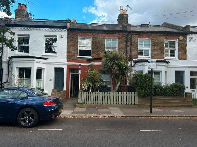 House for rent in London Borough of Hounslow, Greater London