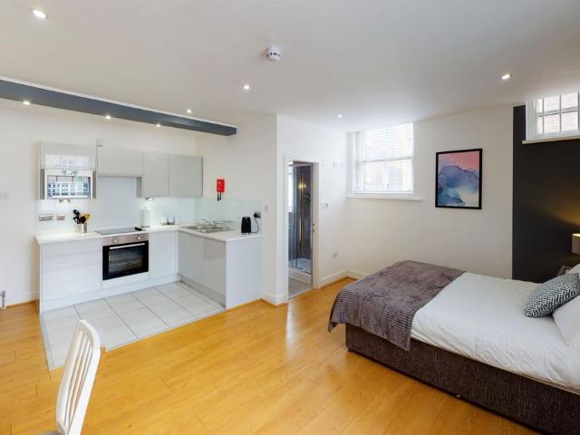 Studio for rent in Calderstones