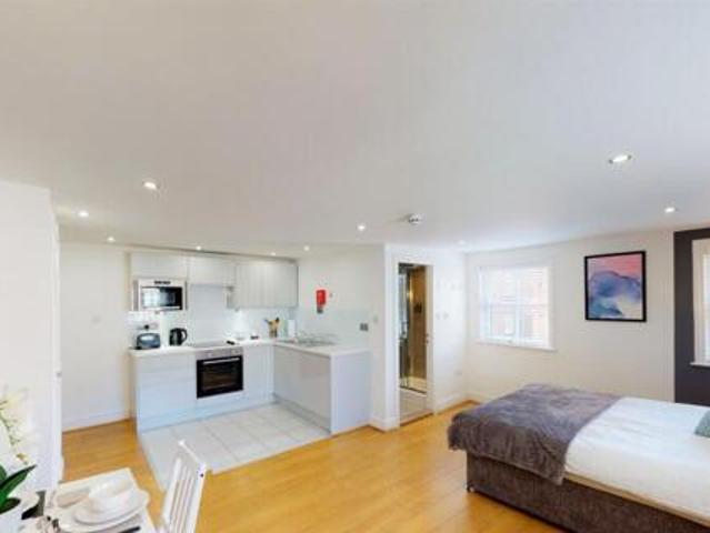 House for rent in Calderstones