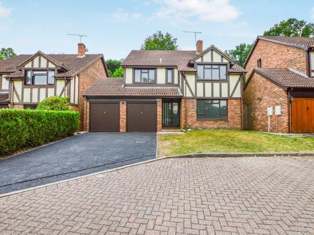 House for rent in Horsell, Woking