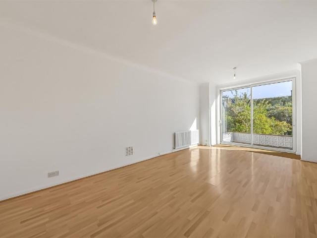 Apartment for rent in Swiss Cottage, Greater London