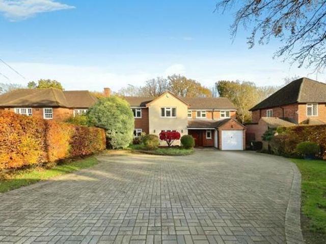 House for sale in Denham, Gerrards Cross and Chalfonts Community Board, Gerrards Cross