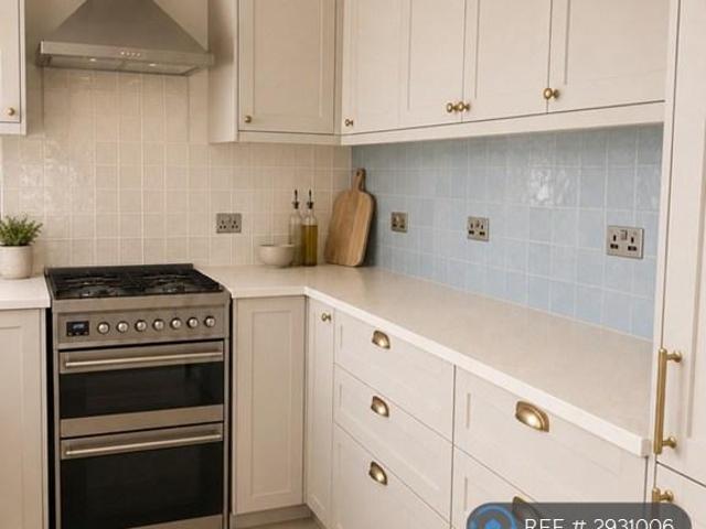 Apartment for rent in North Kensington, Greater London