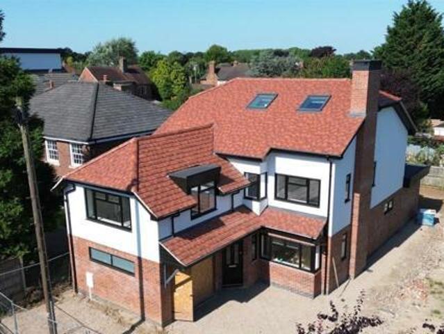 House for sale in Overslade, New Bilton