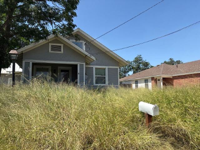 House for sale in Pleasanton, Texas
