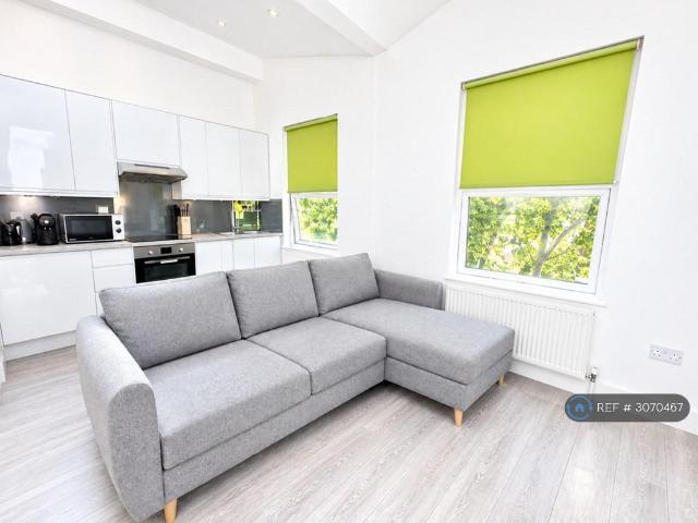 Apartment for rent in London Borough of Hammersmith and Fulham, Greater London
