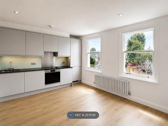 Apartment for rent in Shepherd's Bush, Greater London