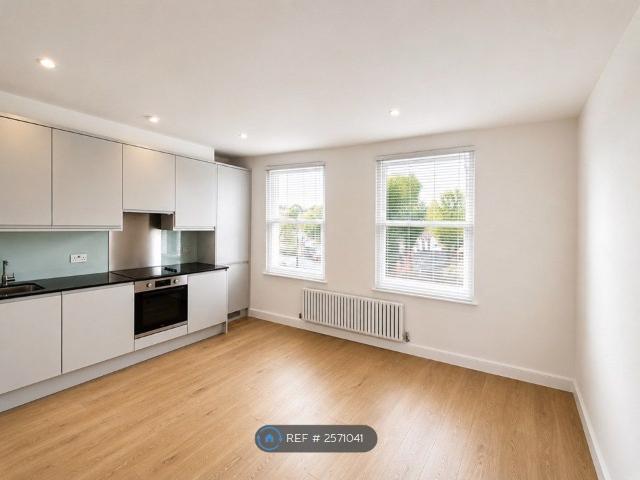 Apartment for rent in Shepherd's Bush, Greater London