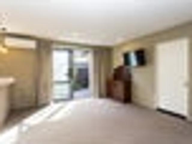 Townhouse for rent in Burwood, Coastal-Burwood Community