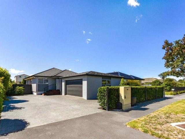 House for rent in Chaslands, Canterbury
