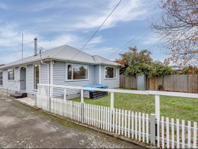 House for rent in Chaslands, Canterbury