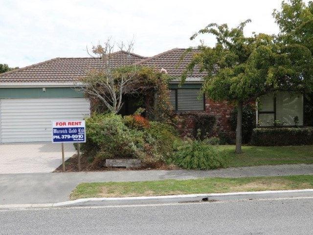 House for rent in Chaslands, Canterbury